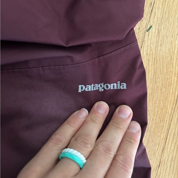 Kids size XS 5/6 Patagonia snow pants - Picture 3 of 7